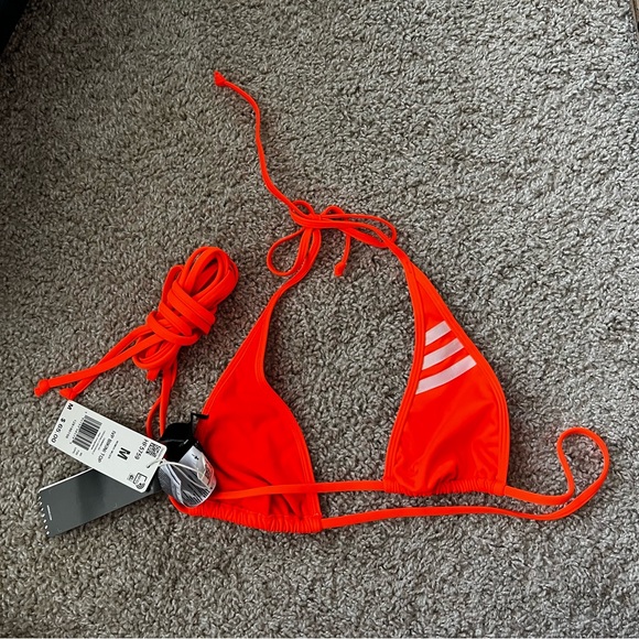 💥🔥 ADIDAS x IVY PARK Colab Triangle Bikini Top - Picture 3 of 3